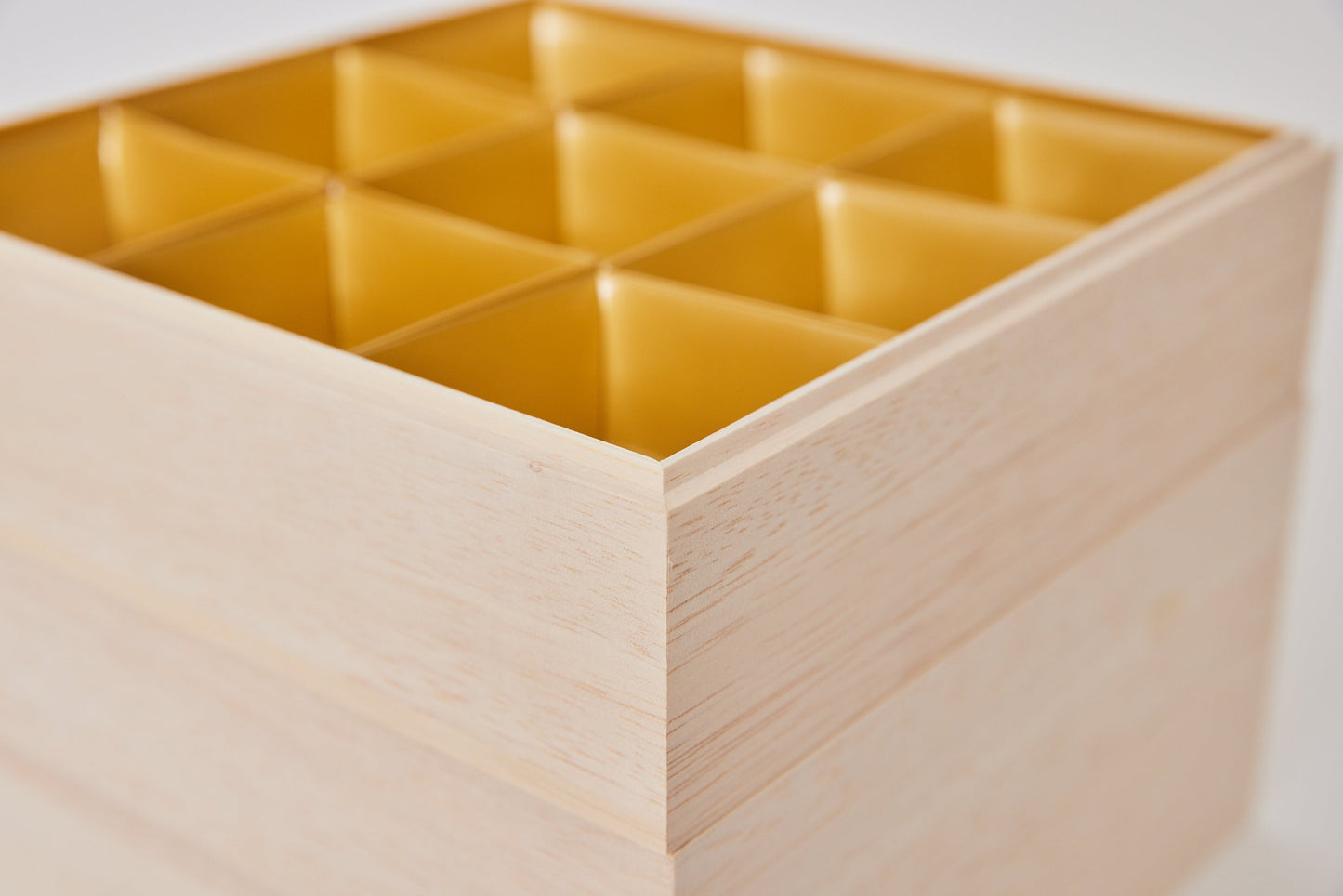 木製重箱(ファルカタ材インロー式)